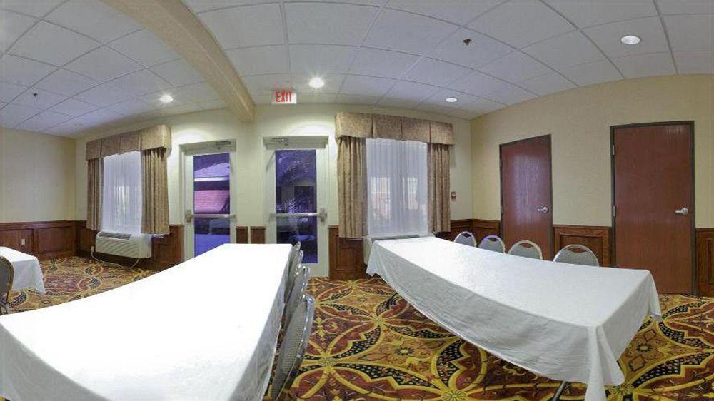 Holiday Inn Express Hotel And Suites Weslaco, An Ihg Hotel Екстер'єр фото